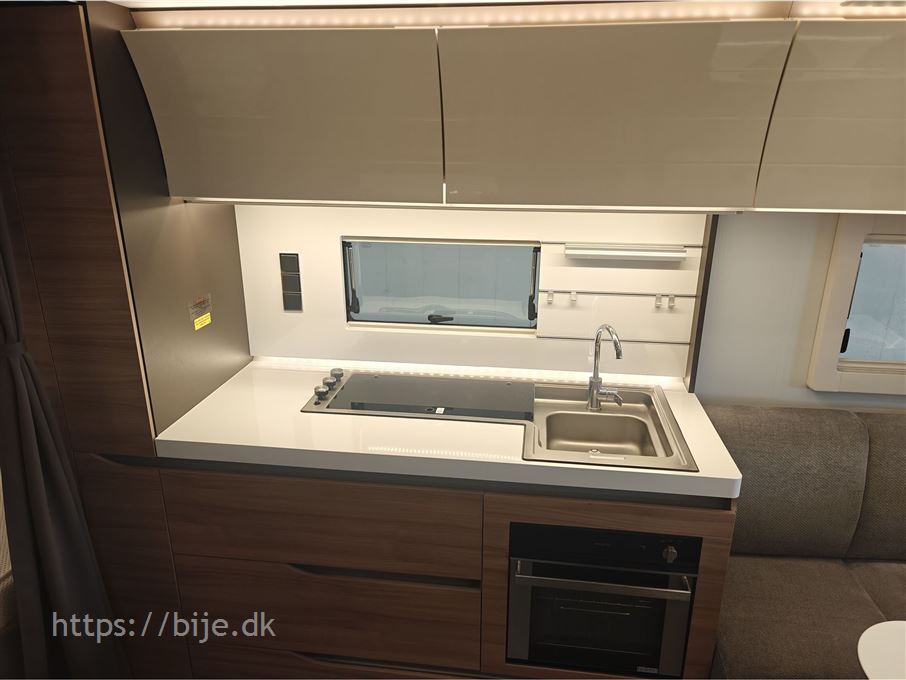Adria Alpina 613 UT