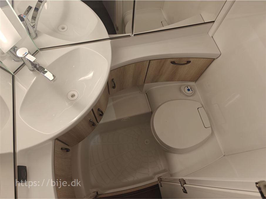 Hobby De Luxe 495 UL