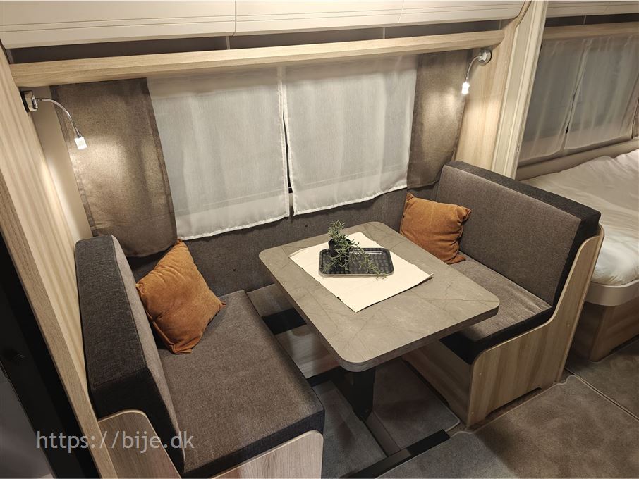 Hobby De Luxe DK-Line 460 SL