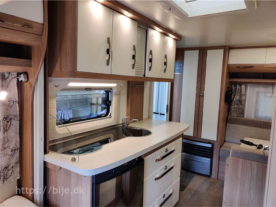 Hobby De Luxe 440 SF