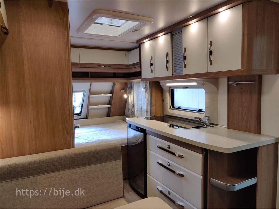 Hobby De Luxe 440 SF
