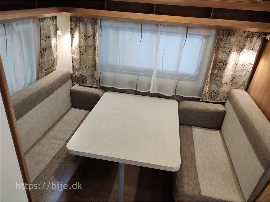 Hobby De Luxe 440 SF