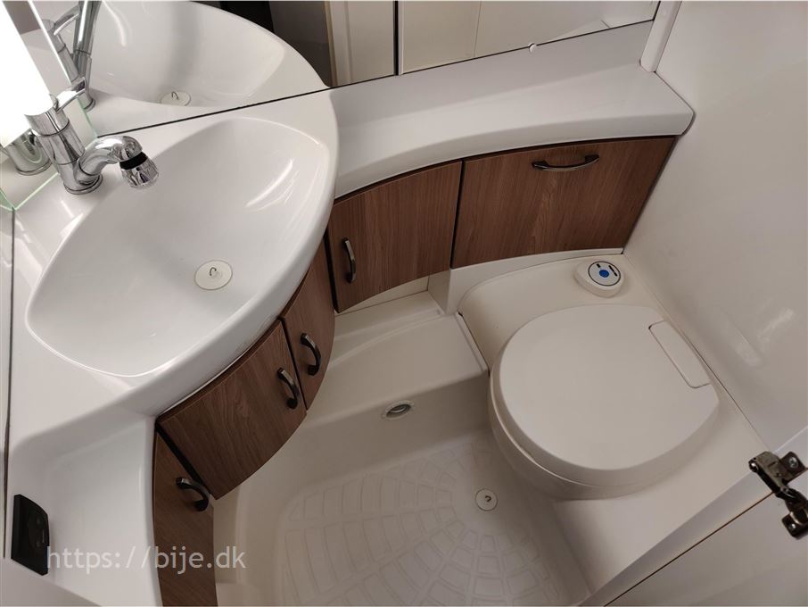 Hobby De Luxe 440 SF