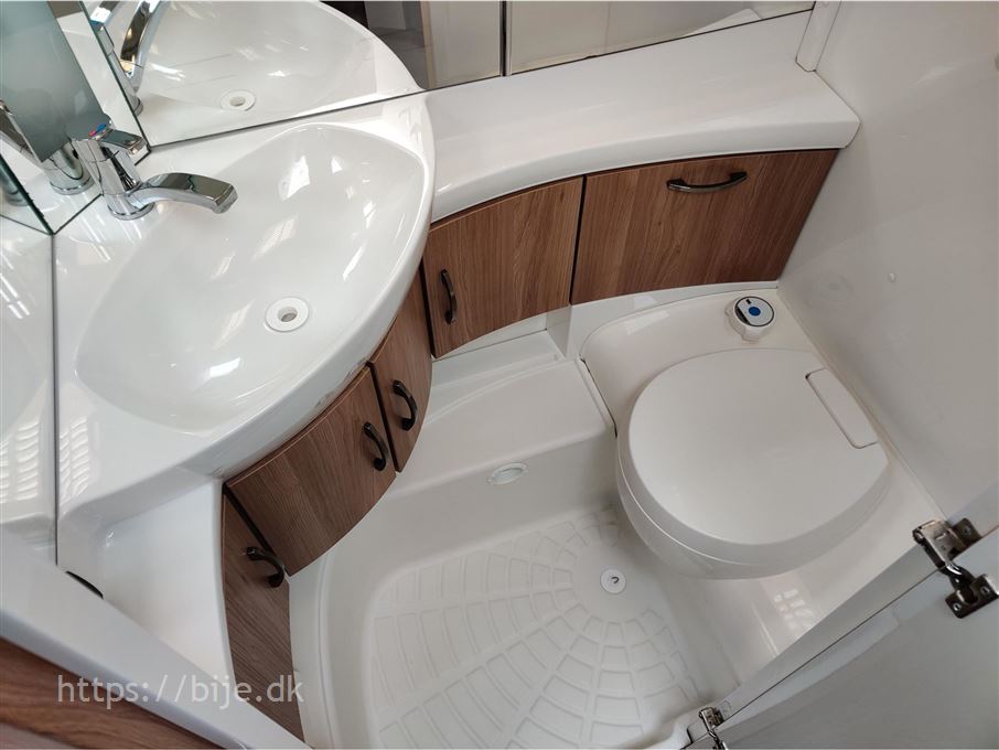 Hobby De Luxe 460 LU