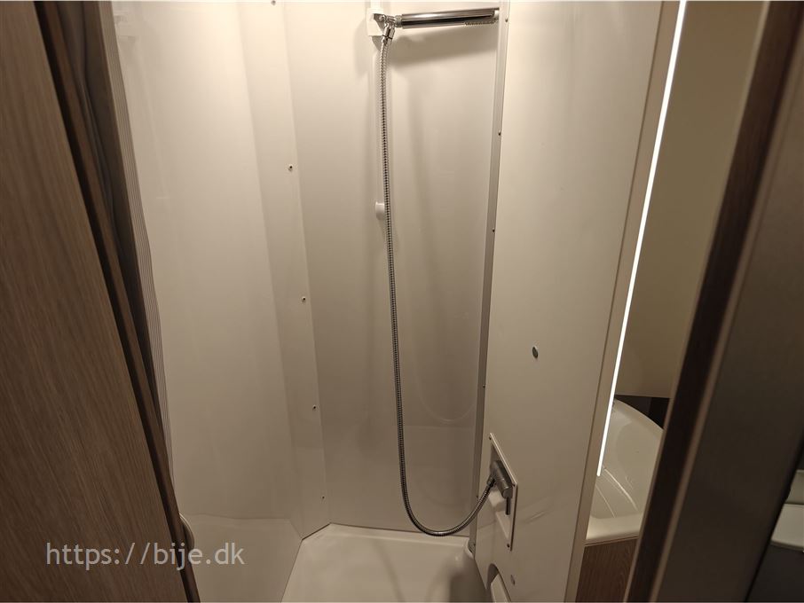 Bürstner Lineo T690 G