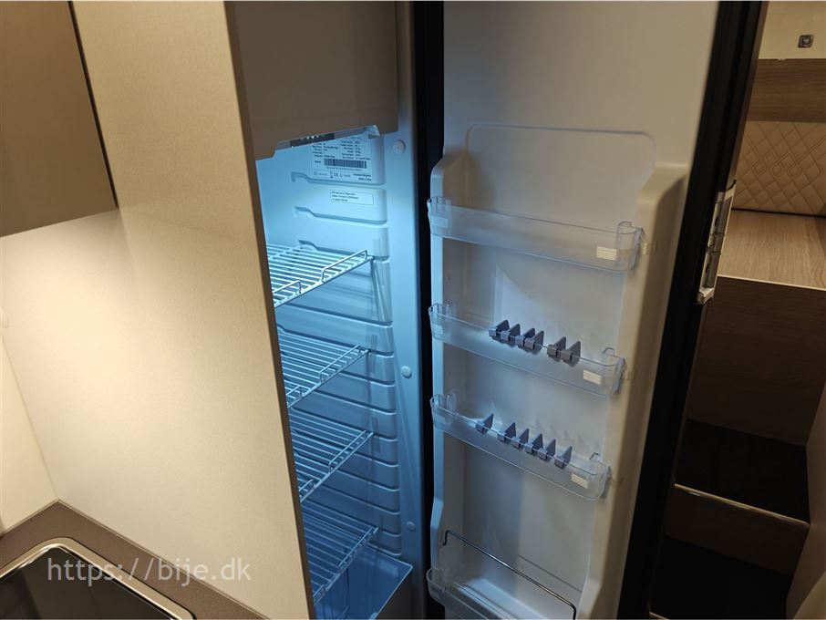 Bürstner Lineo T690 G