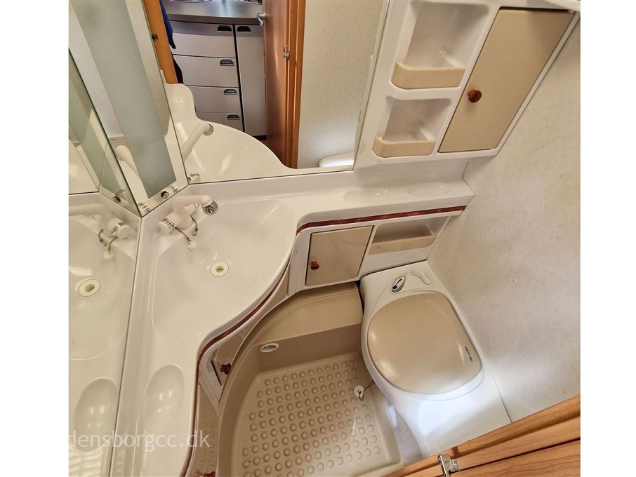 Hobby De Luxe 460 LU
