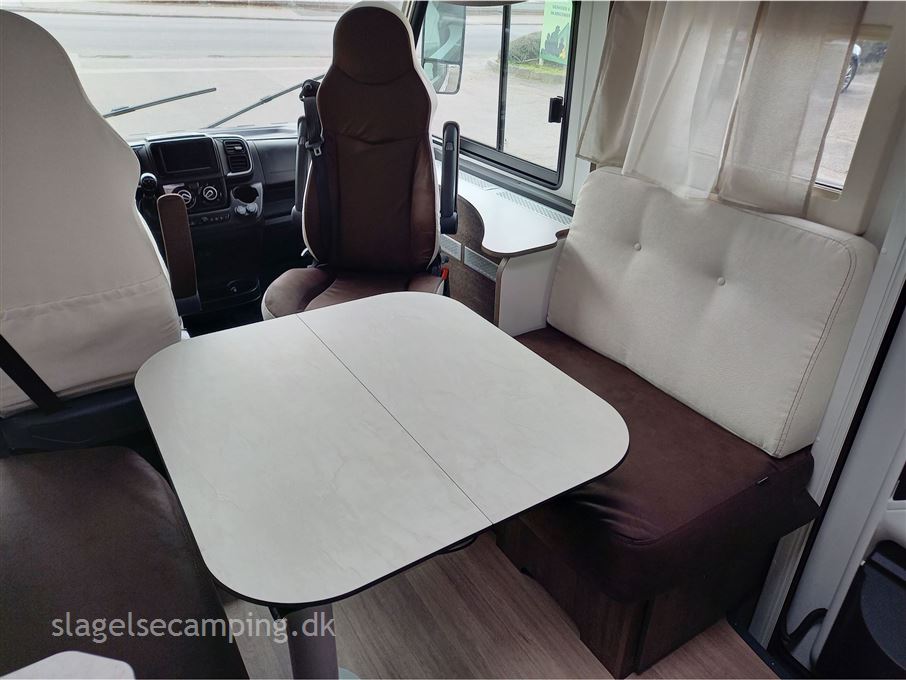 Benimar Amphitryon 998 160 HK  4400 kg