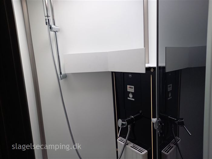 Benimar Amphitryon 998 160 HK  4400 kg