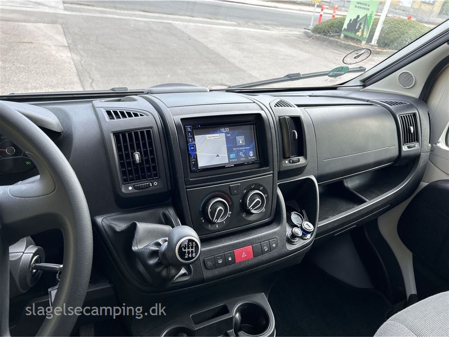 Adria Coral AXESS S 670 SL
