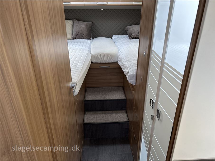 Adria Coral AXESS S 670 SL