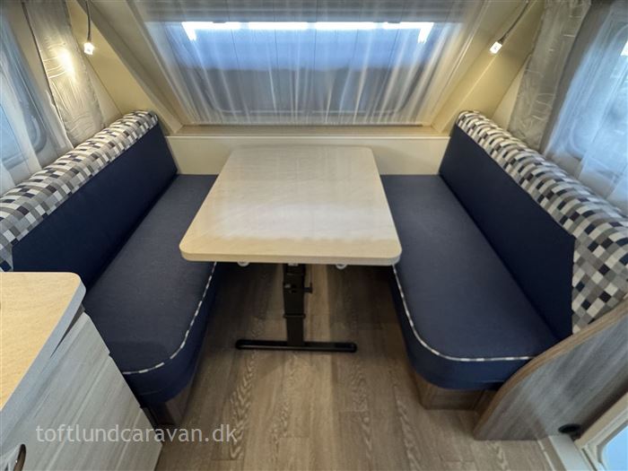Hobby De Luxe 495 WFB