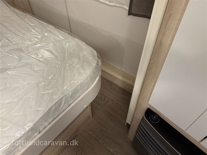 Hobby De Luxe 460 SFf