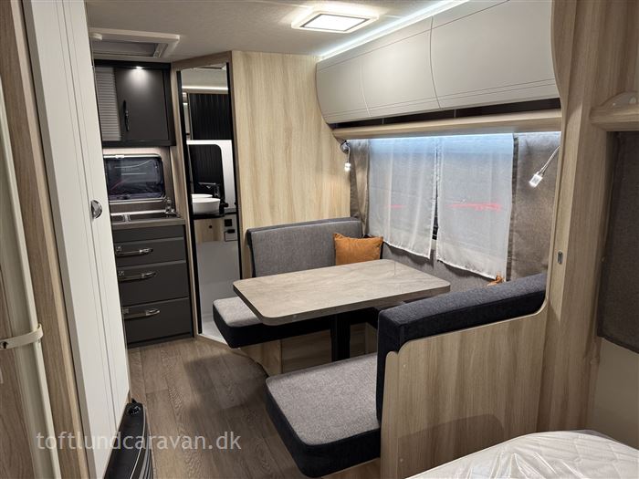 Hobby De Luxe 460 SFf