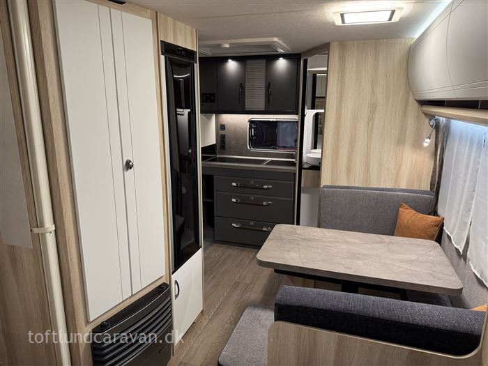 Hobby De Luxe 460 SFf