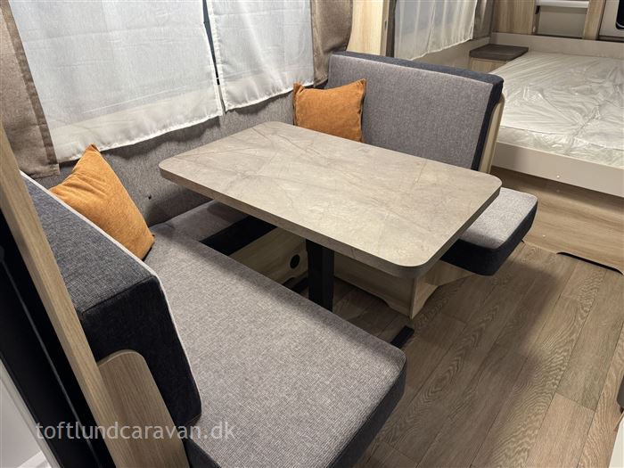 Hobby De Luxe 460 SFf