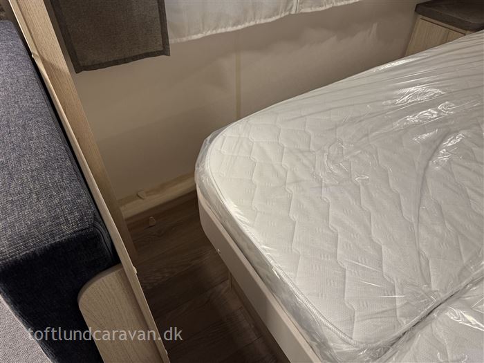 Hobby De Luxe 460 SFf