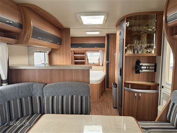 Hobby De Luxe 560 CFe
