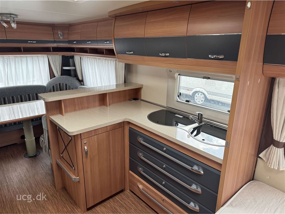 Hobby De Luxe 560 CFe