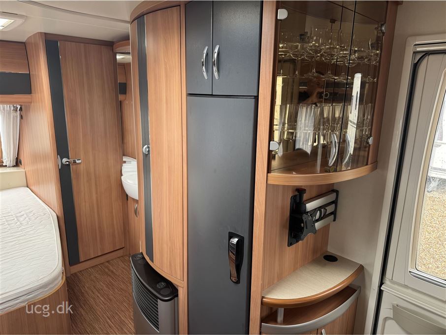 Hobby De Luxe 560 CFe