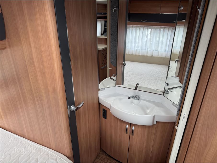 Hobby De Luxe 560 CFe