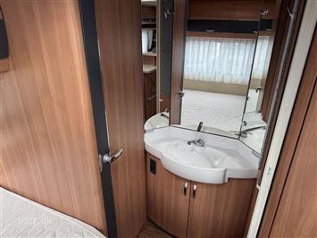Hobby De Luxe 560 CFe