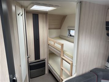 Hobby De Luxe Edition 545 KMF