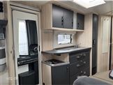 Hobby De Luxe Edition 545 KMF