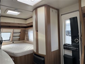 Hobby De Luxe 460 UFe