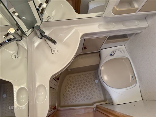 Hobby De Luxe 440 SF