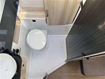 Hobby De Luxe 460 SFf