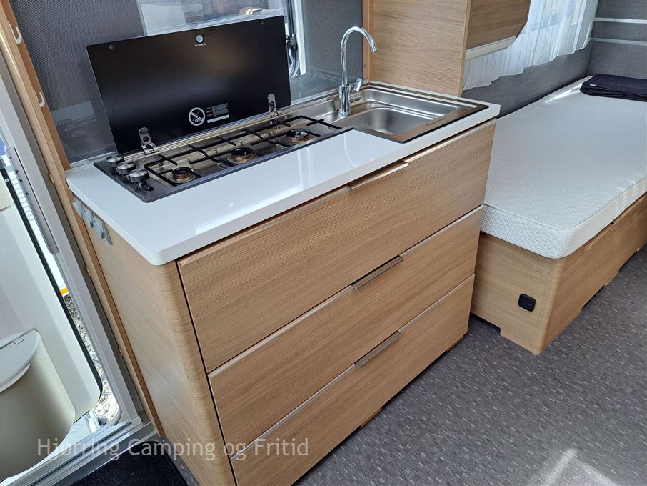 Adria Adora Supreme 502 UL