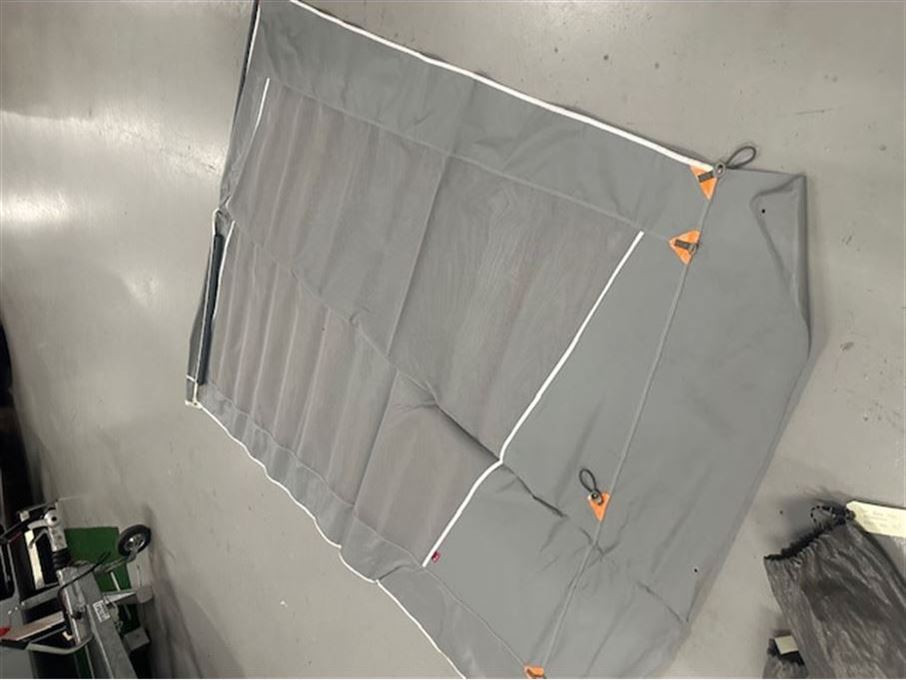 Isabella Shadow side 