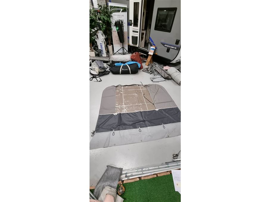 - - - Front med tonet rude