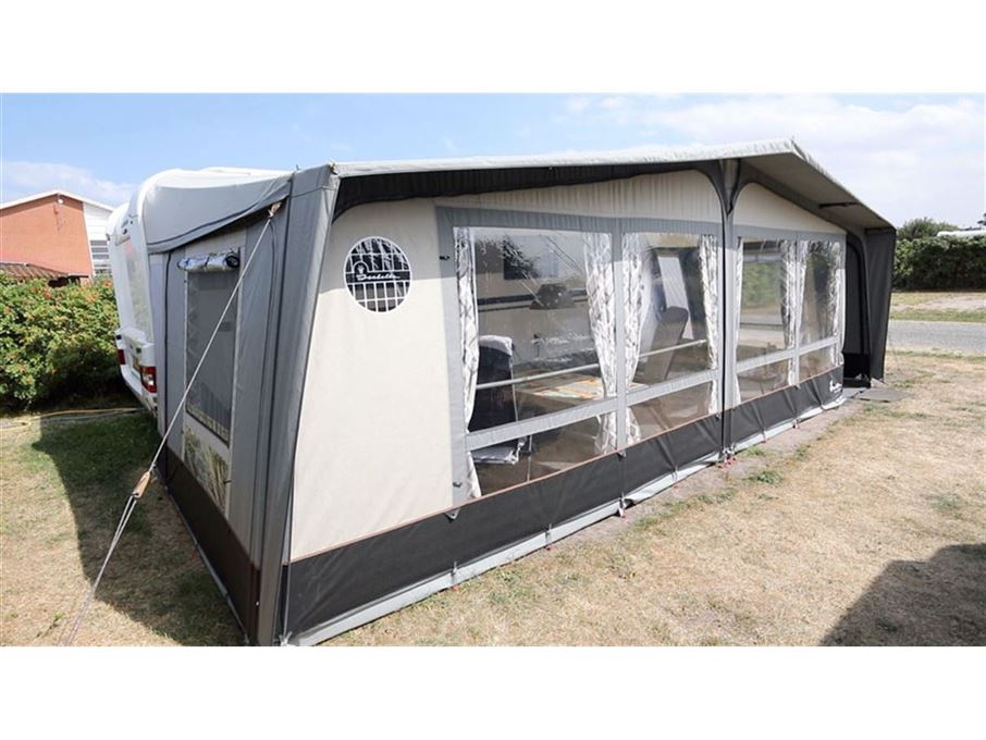 Isabella Commondore Dawn 900