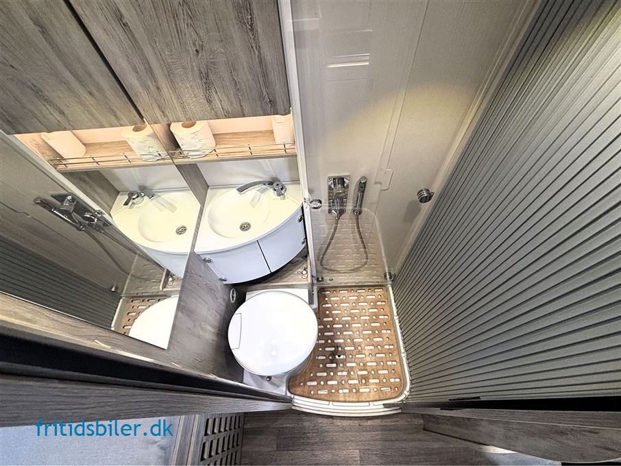 Bravia 599 165 Hk Trend