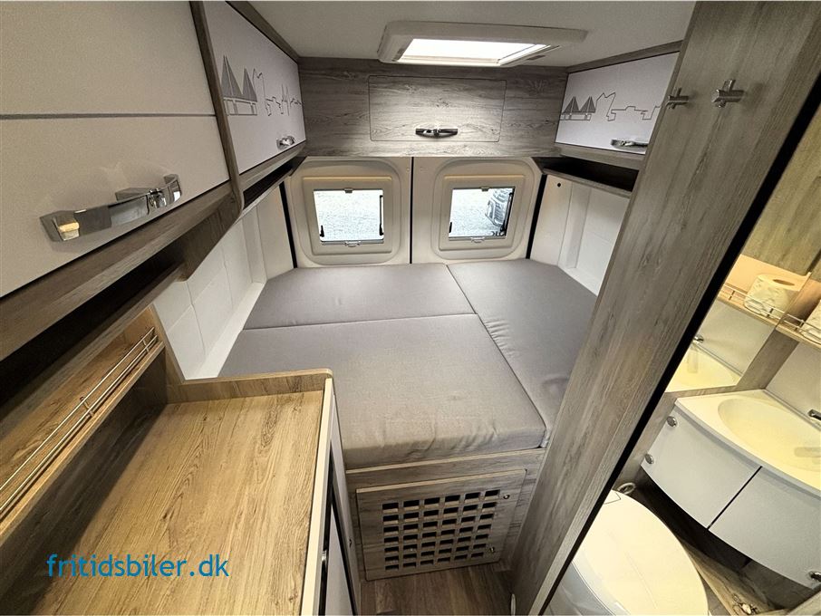 Bravia 599 165 Hk Trend