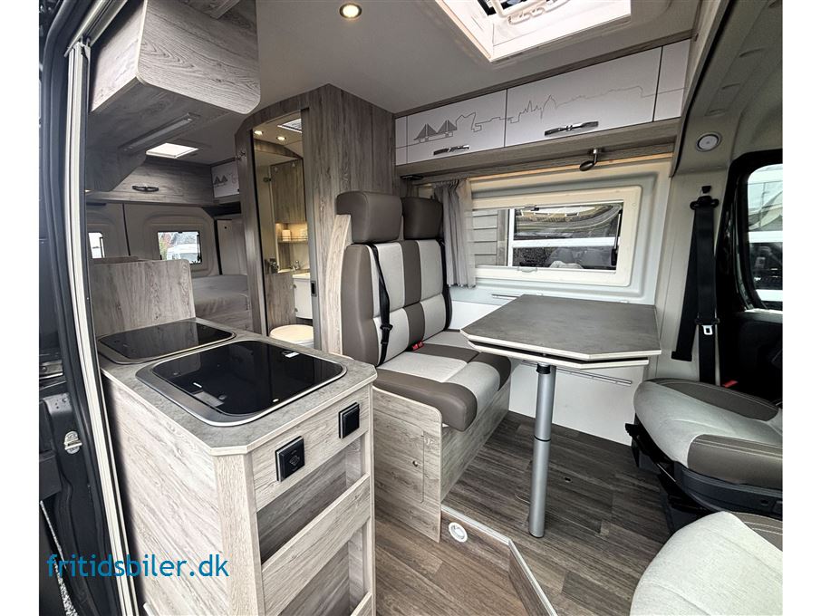 Bravia 599 165 Hk Trend