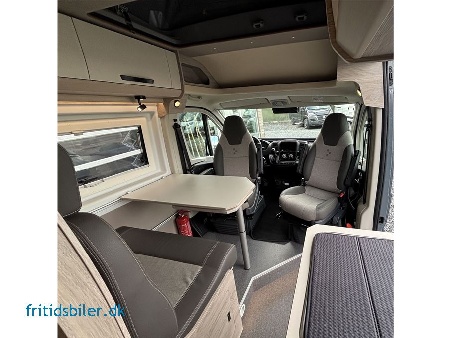 Bravia 599 180 Hk Aut. Låda Pop up tak