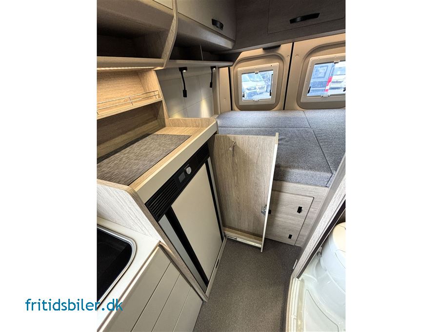 Bravia 599 180 Hk Aut. Låda Pop up tak