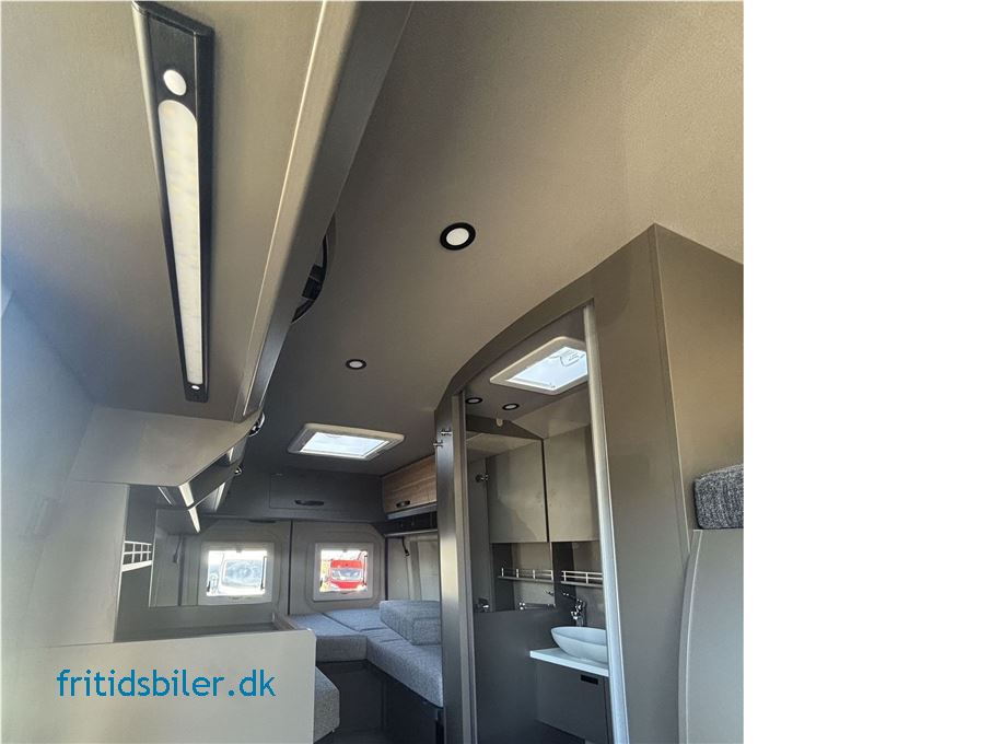 Bravia 636 140 Hk