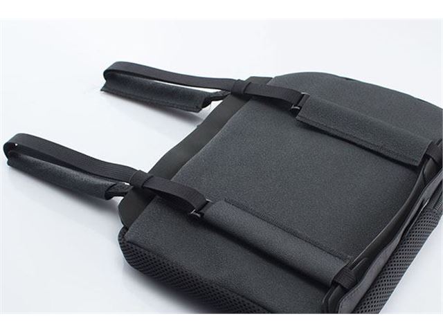 TRAVELLER SMART CUSHION 33,5 X 38CM