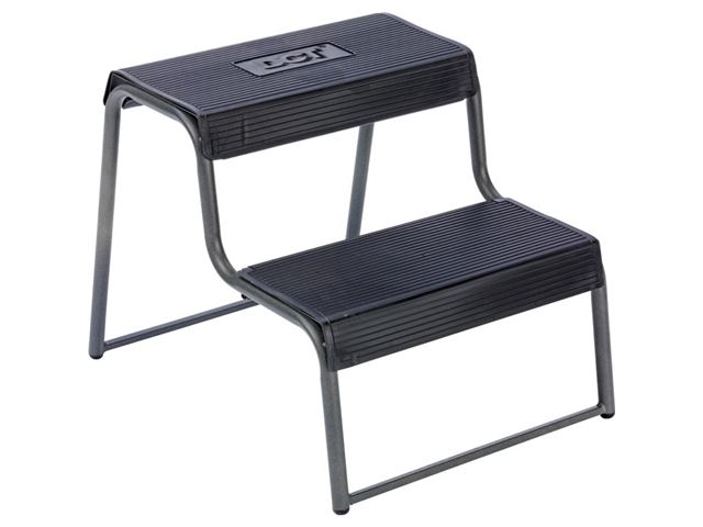 Trappetrin, dobbelt. Pulverlakeret stel. H40 x B53 x D40 cm.